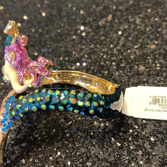 NWT Betsey Johnson Fabulous Mermaid Bracelet Statement price Gorgeous must have - Picture 10 of 15